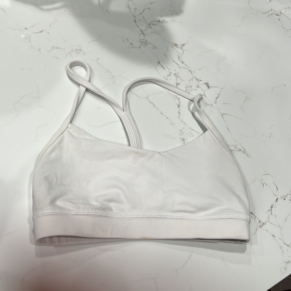 White LuLulemon Spots bar
